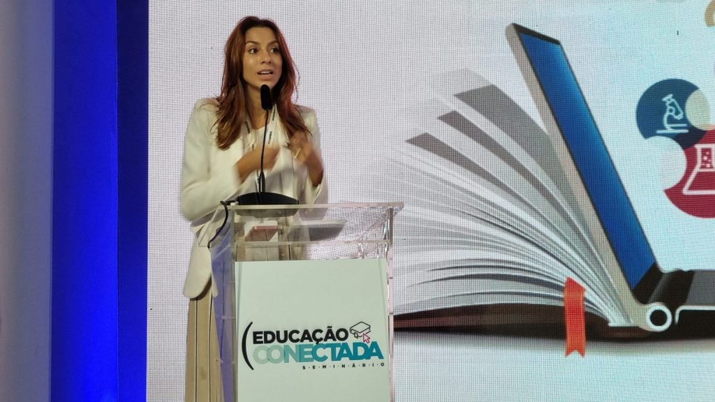 Cristieni Castilhos, CEO da MegaEdu, durante o evento Educação Conectada