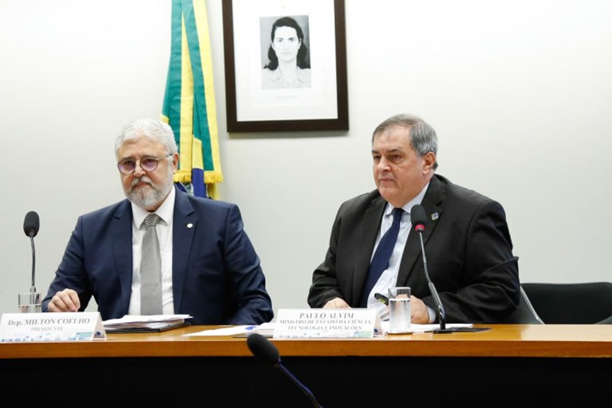 ministro da ciência e tecnologia na câmara dos deputados