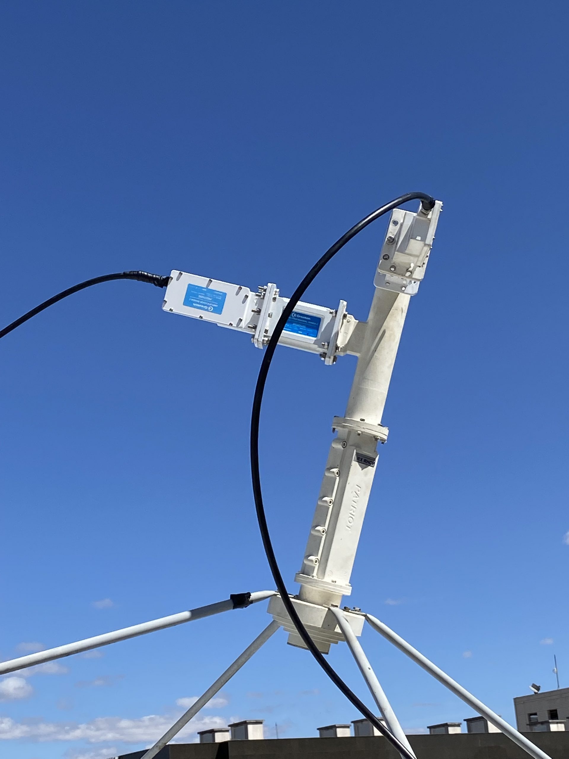 Filtro e LND instalados em antena na sede da Record Brasília | Foto: Abratel